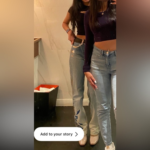 Guess USA Blue Flora Jeans - Picture 4 of 4